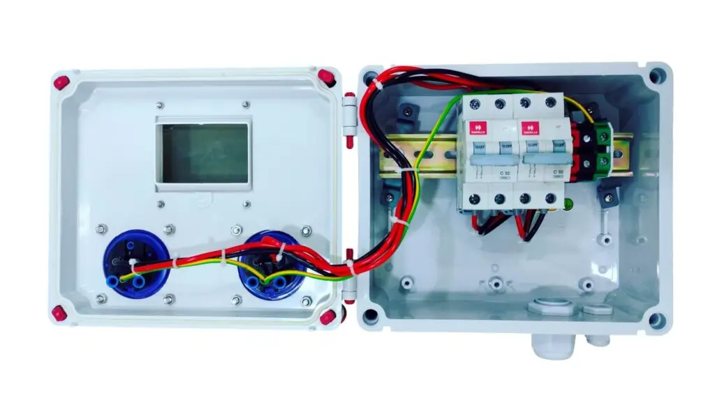 Industrial-plug-and-socket-Enclosure-Single-Phase-32A-2way-with-INSIDE-1024x581